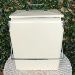 retro bridal party cooler box | Food & Drink Serving